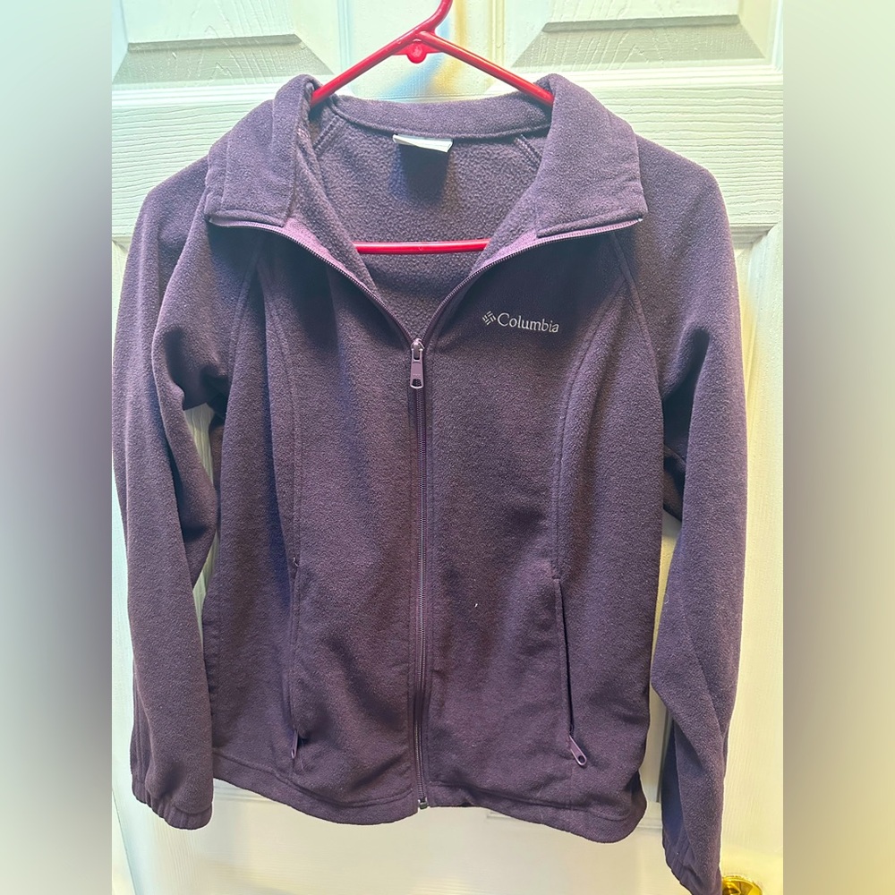 Women’s Medium Columbia fleece jacket